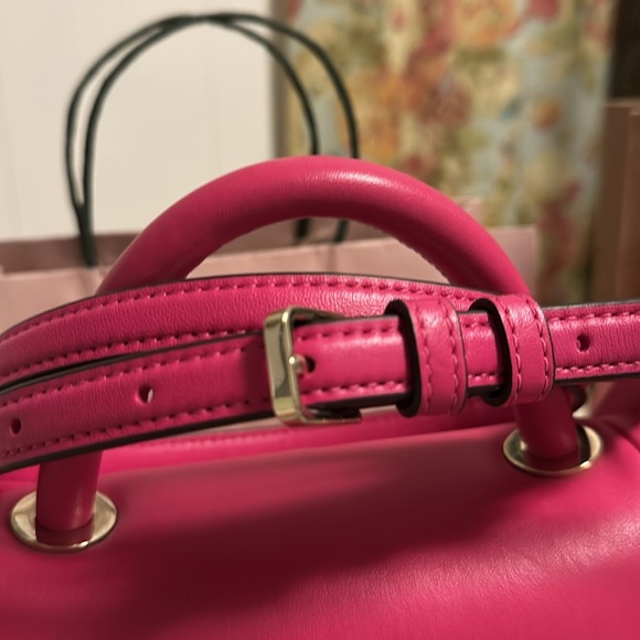 New $600 Kate Spade ♠️ comes with wallet and dust bag big Hot Pink Puffy bag - Picture 3 of 8